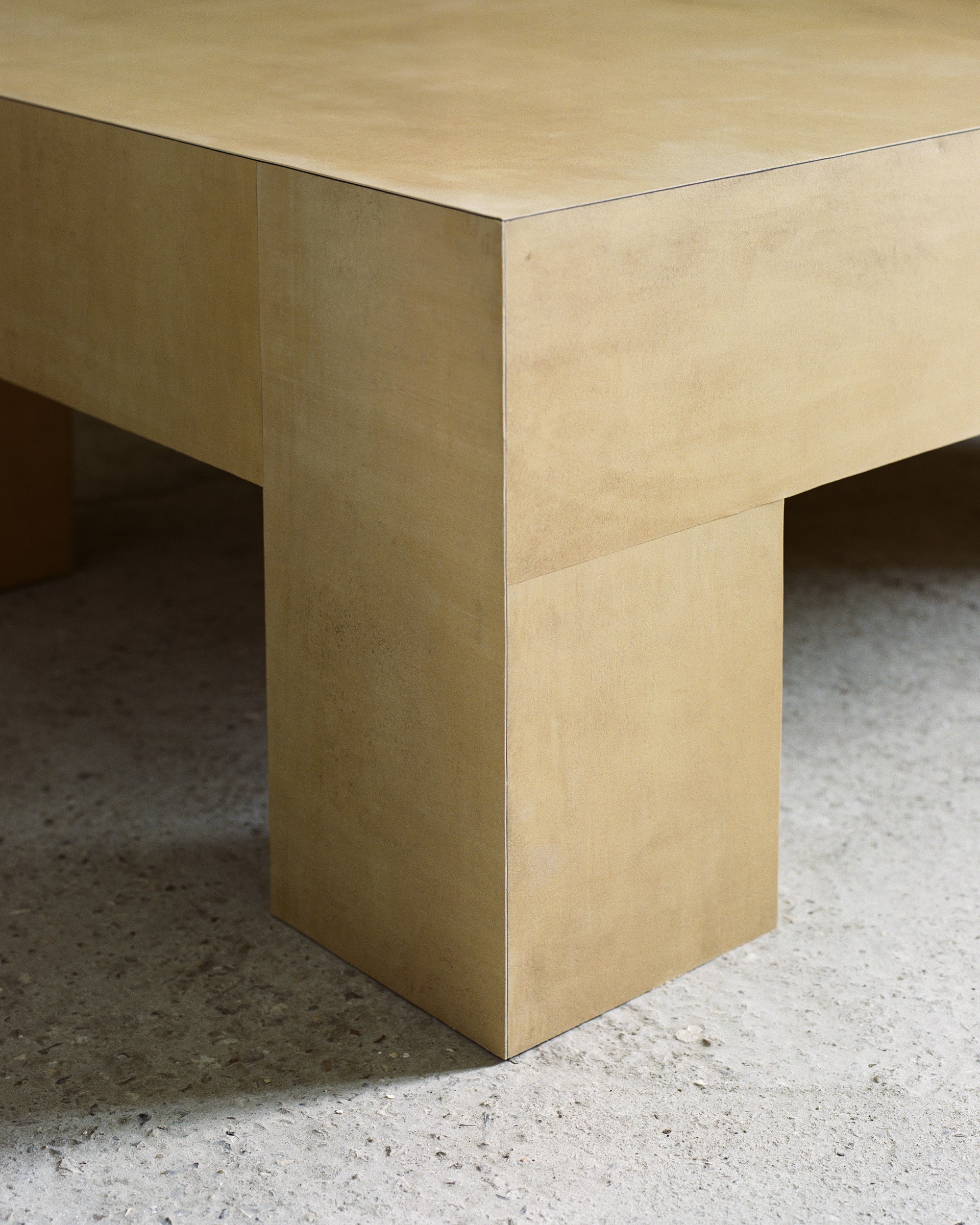 Pauline Esparon LEOME TABLE