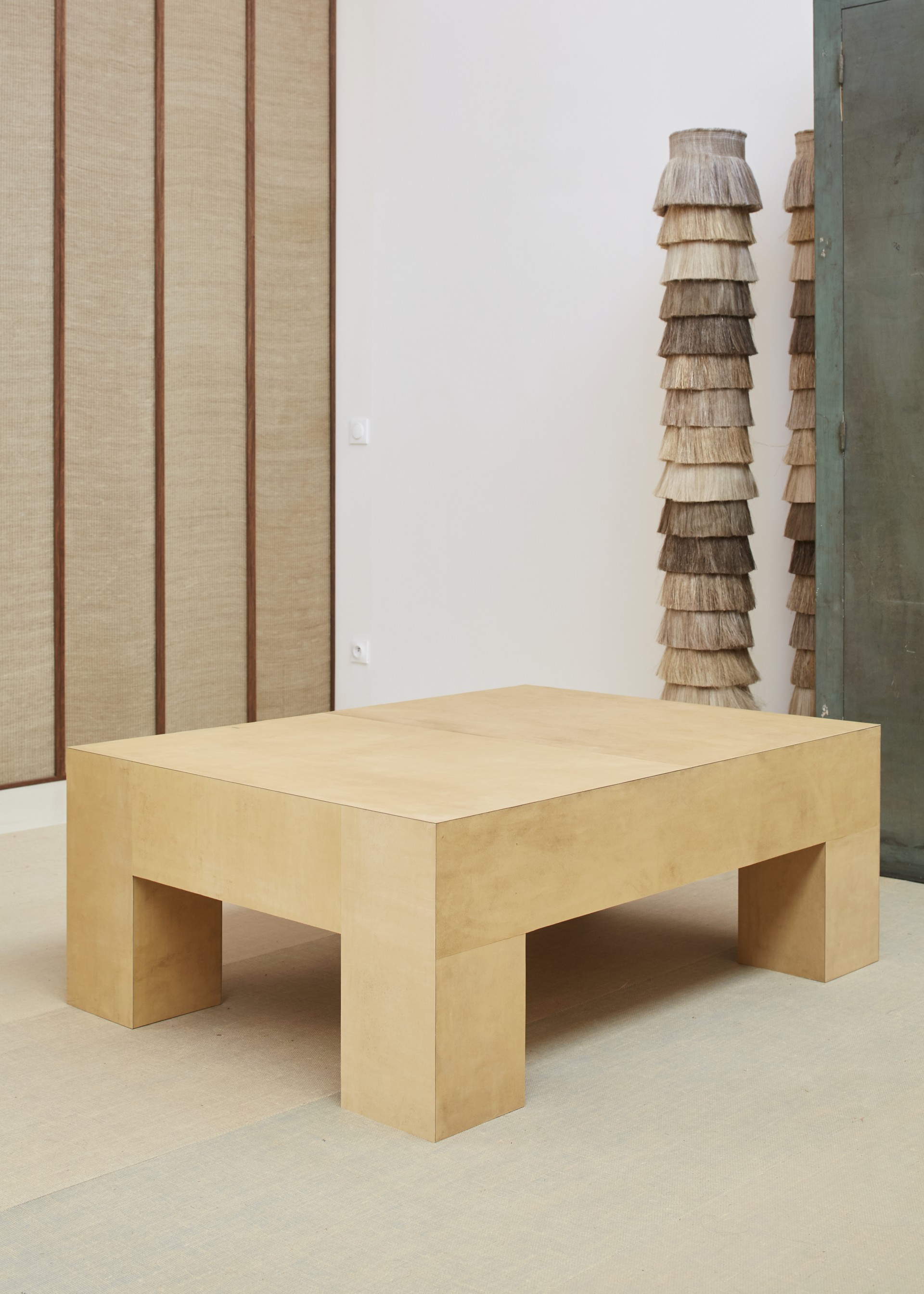 Pauline Esparon LEOME TABLE